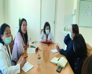 Өмнөговь аймгийн Эх хүүхдийн эрүүл мэнд дэд хөтөлбөрийн хүрээнд Монгол улсын магадлан шинжээч, АУМ, k/n тэргүүлэх зэрэгтэй, kлиниk эм зүйч Ш.Энхтуяа эмчийг урьж сургалт зохион байгууллаа